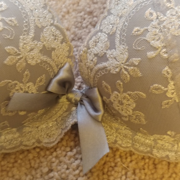 Aeries 34C lace push up bra. With padding - Picture 1 of 5